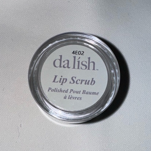 DA LISH COSMETICS Lip Scrub
vegan, cruelty free
Net Weight: 9g | 0.31 oz, NEW - Picture 3 of 7